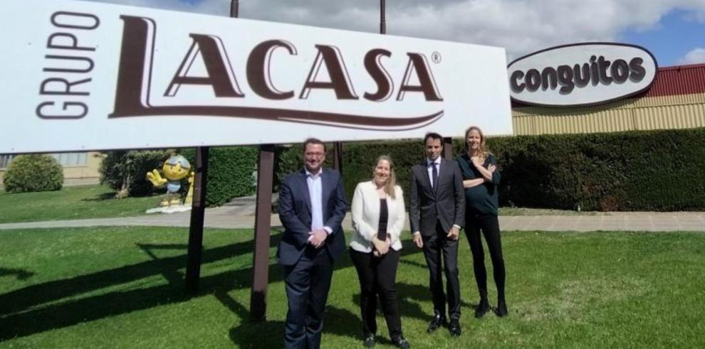 La directora general de Promoción Industrial e Innovación, Mar Paños, ha visitado la fábrica del Grupo Lacasa