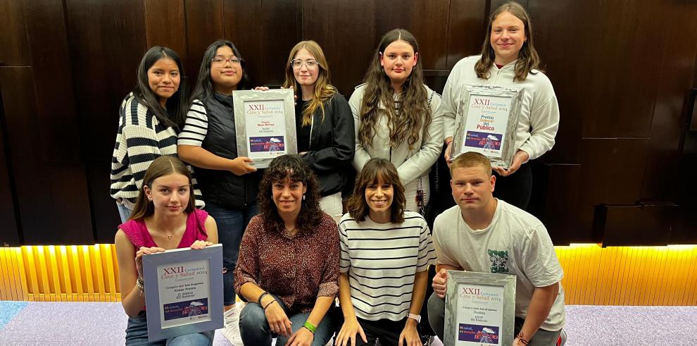 Autores de "Nadie" y "El Banco", cortometrajes premiados realizados por alumnos del IES Rodanas, de Épila