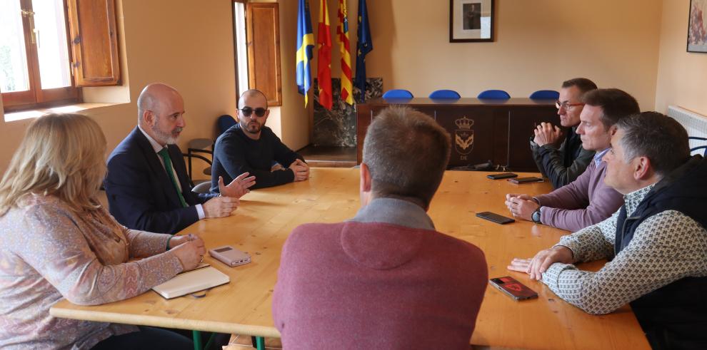 Juan Manuel Hernández, reunido con alcaldes de las Cinco Villas