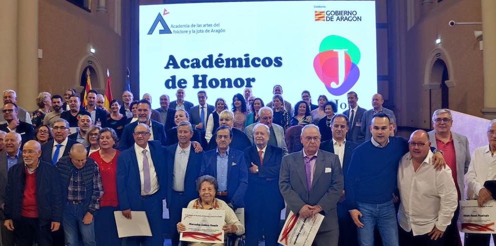 Acto de nombramiento de los nuevos miembros de honor de la Academia.