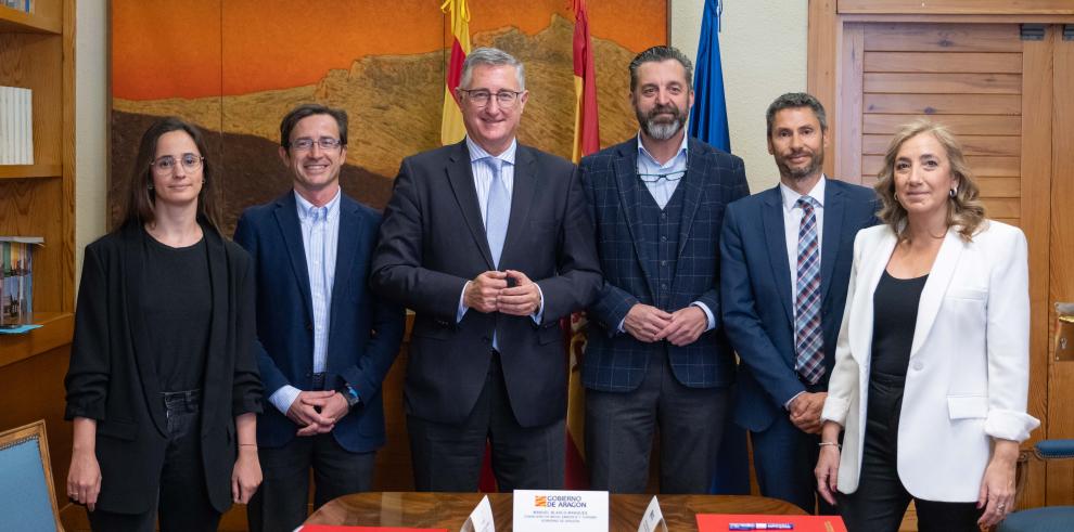 Blasco y Escario, junto a los representantes de las empresas patrocinadoras.