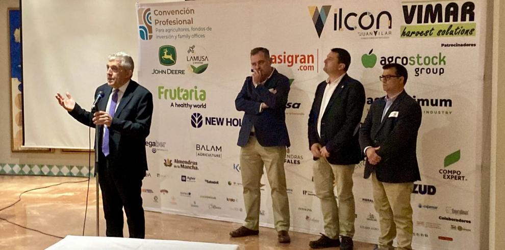 Angel Samper participando en la I Convención profesional para agricultores, fondos de inversión y family officess en Alcañiz