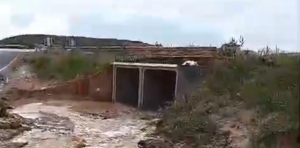 Las fuertes lluvias caídas en Híjar han supuesto el corte de la A-224