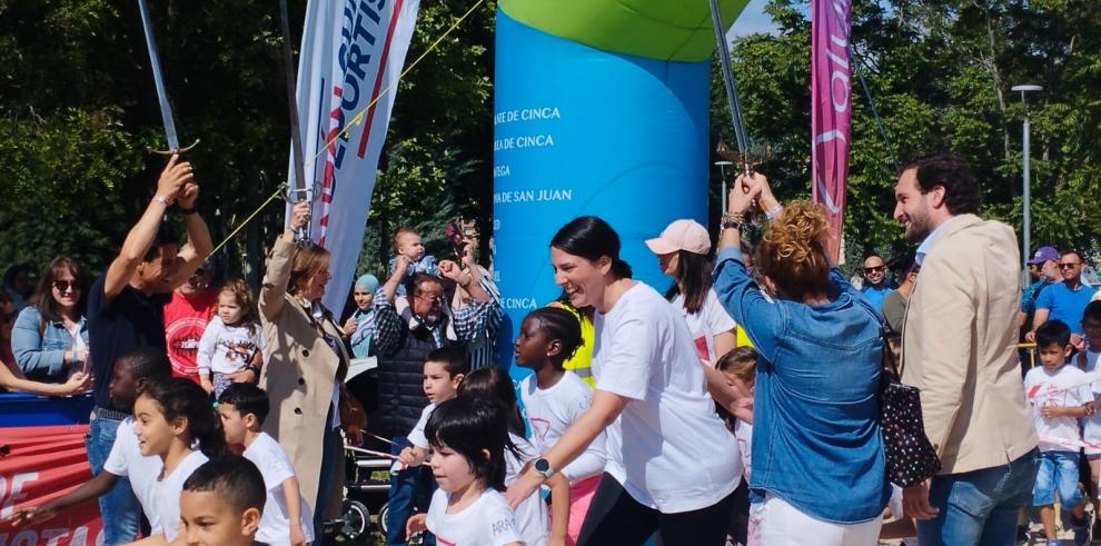 Ana Moracho, Isaac Claver y Mónica Martínez, en una de las salidas de la carrera