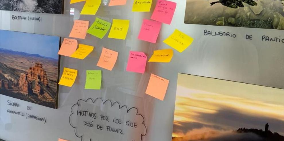 Exposición y razones para dejar de fumar dentro de la campaña de concienciación del Hospital Clínico de Zaragoza con motivo del Día Mundial Sin Tabaco