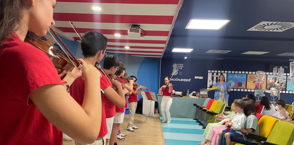 Un momento del concierto que tuvo lugar este viernes en el Hospital Infantil Miguel Servet de Zaragoza