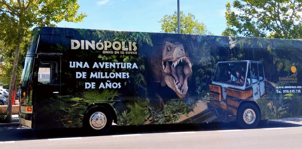 Bus promocional de Dinópolis.