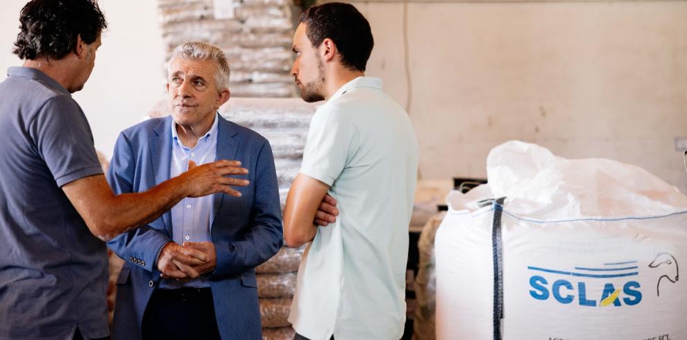 El consejero Angel Samper visita la Cooperativa del Sobrarbe elemento vertebrador de esta comarca