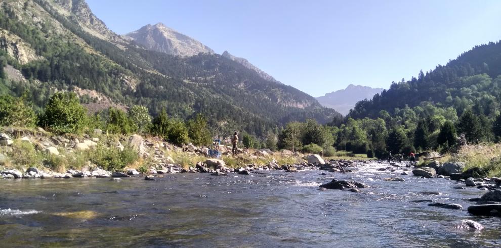 Pesca en el río Ésera, coto social Baños de Benasque