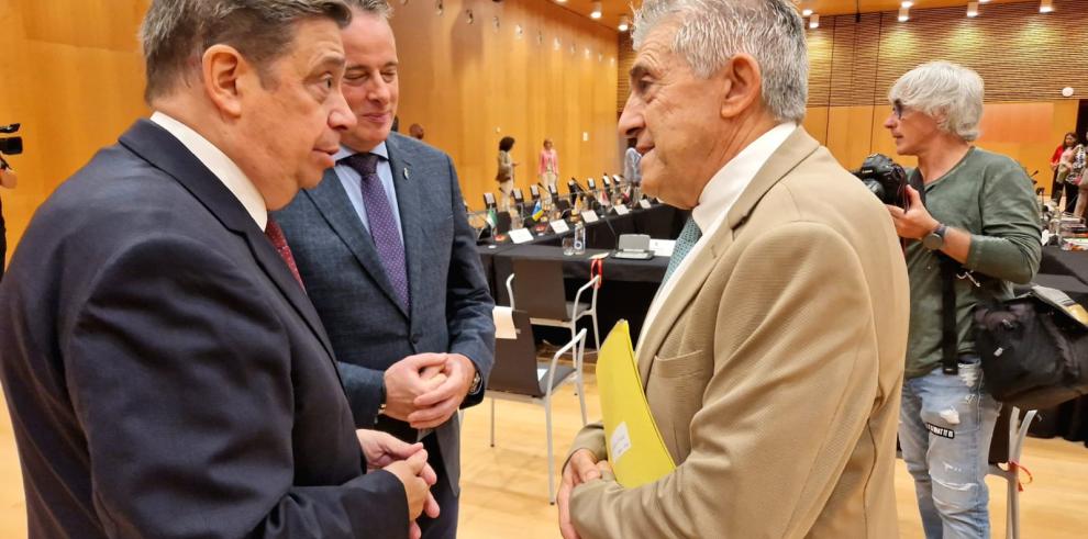 Angel Samper con el ministro Luis Planas previo al inicio de la Conferencia Sectorial de Agricultura y Desarrollo Rural