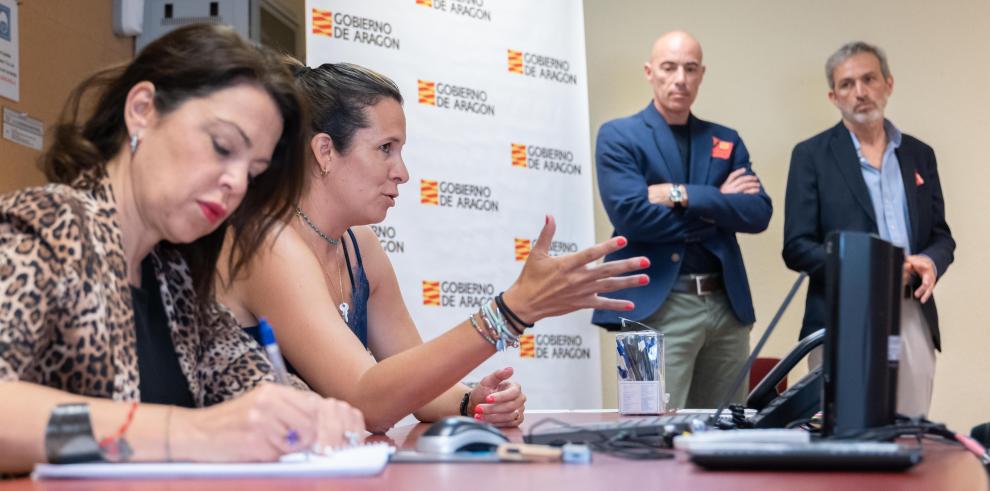 Presentación del plan de acción comarcal con sello de calidad para el deporte. Marina Sevilla y Cristina García