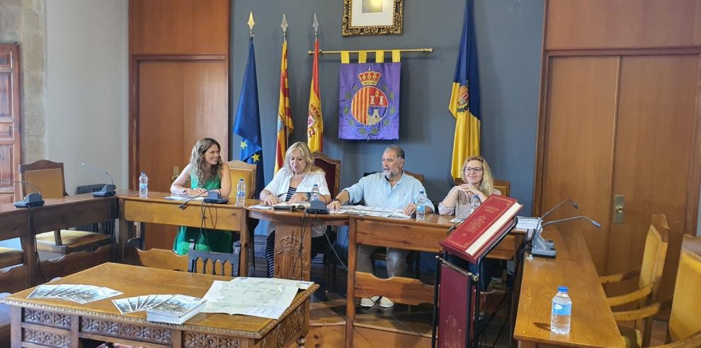 Presentación del proyecto Ruta de los Castillos en el salón de plenos de Sos del Rey Católico.