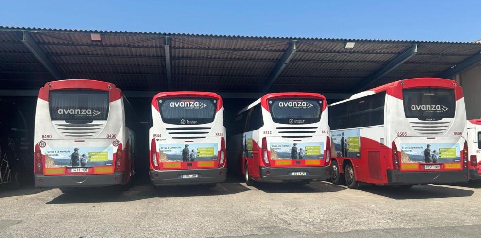 Autobuses con la campaña Montaña Segura