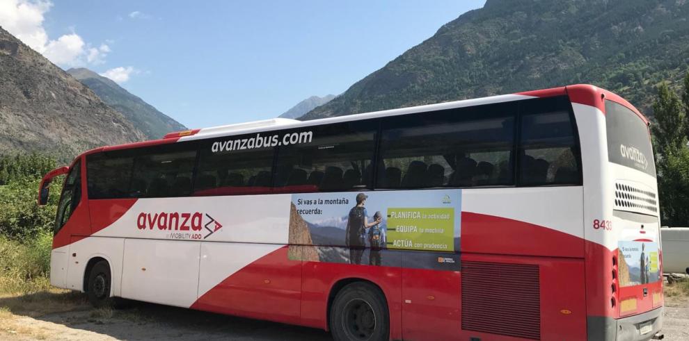 Autobuses con la campaña Montaña Segura