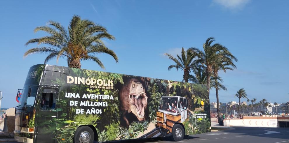Autobús promocional de Dinópolis.