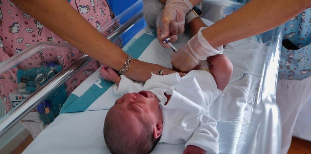 El año pasado se inicio la vacunación frente al virus sincitial (en la imagen) para los recién nacidos. Este año también hay novedades con la dosis  frente al rotavirus, en este caso, de administración oral