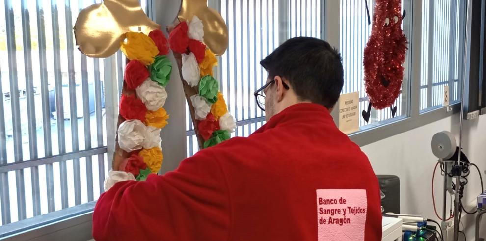 El Banco de Sangre, en la calle Ramón Salanova, se mantiene abierto en Zaragoza de lunes a viernes todo el día y los sábados, hasta las 14.00