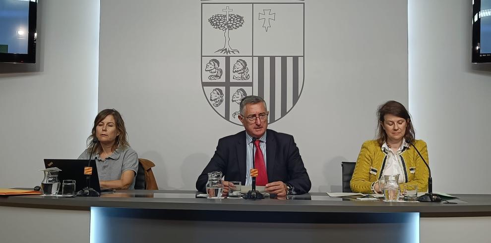 Ureta, Blasco y Oliván, en la rueda de prensa del balance de la campaña de incendios 2024.