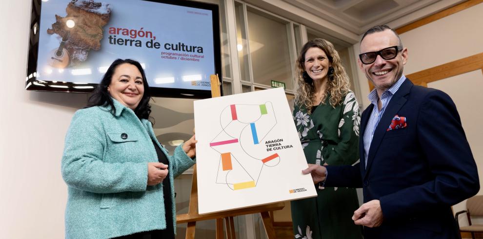 El director general de Cultura, Pedro Olloqui, presenta la nueva programación cultural