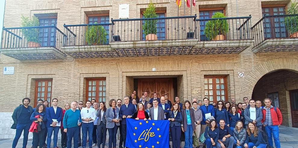 Foto de familia de los socios del proyecto LIFE Ebro Resilience.