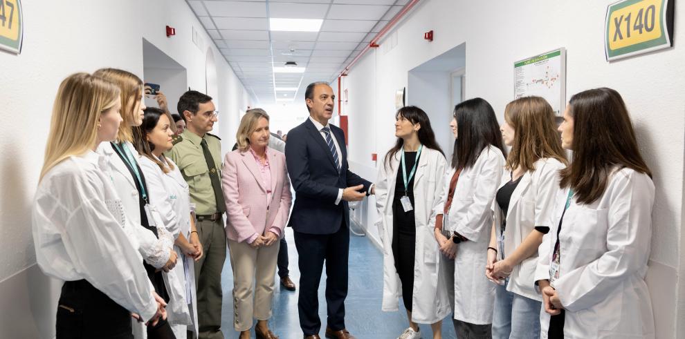 El Coronel Director del Hospital General de la Defensa de Zaragoza, Alfredo Buisán, y el consejero de Sanidad del Gobierno de Aragón, José Luis Bancalero Flores, visitan la nueva Unidad de Salud Mental Infanto Juvenil del sector sanitario Zaragoza II, pue