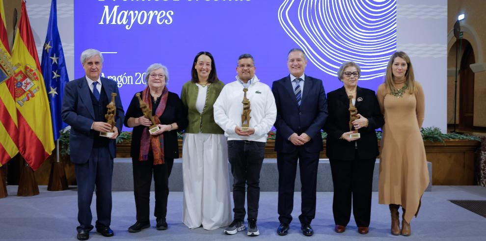 La Sala de la Corona ha acogida esta I edición de los Premios del Mayor en Aragón