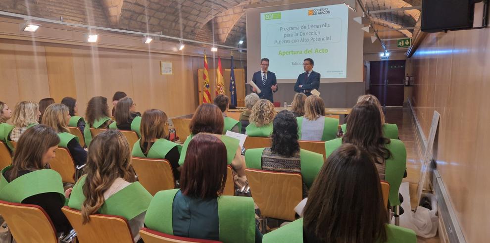 Imagen del acto de clausura del programa de la EOI y el Gobierno de Aragón