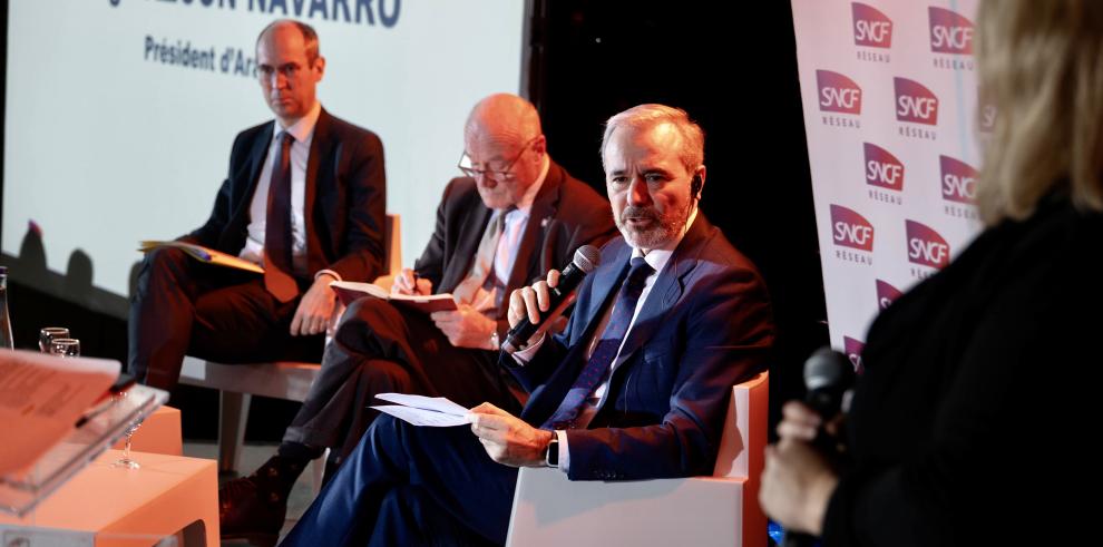 Jorge Azcón, durante su intervención en el cierre de la consulta pública previa al proyecto de reapertura del tramo Canfranc – Bedous.