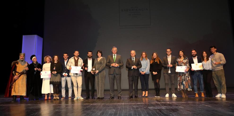 Foto de familia con los premiados.