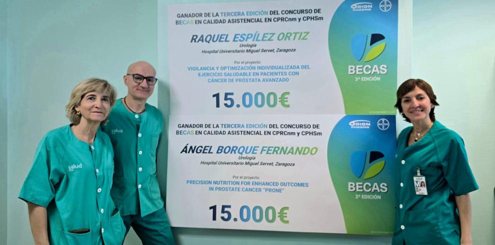 De izquierda a derecha, la jefa de servicio de Urología del Servet, María Jesús Gil y los urólogos Ángel Borque y Raquel Espílez