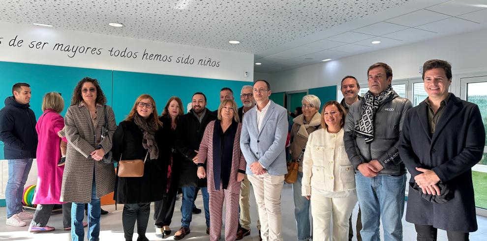 La consejera de Educación ha visitado hoy la nueva escuela infantil 'Con ojos de niño' de Cadrete.