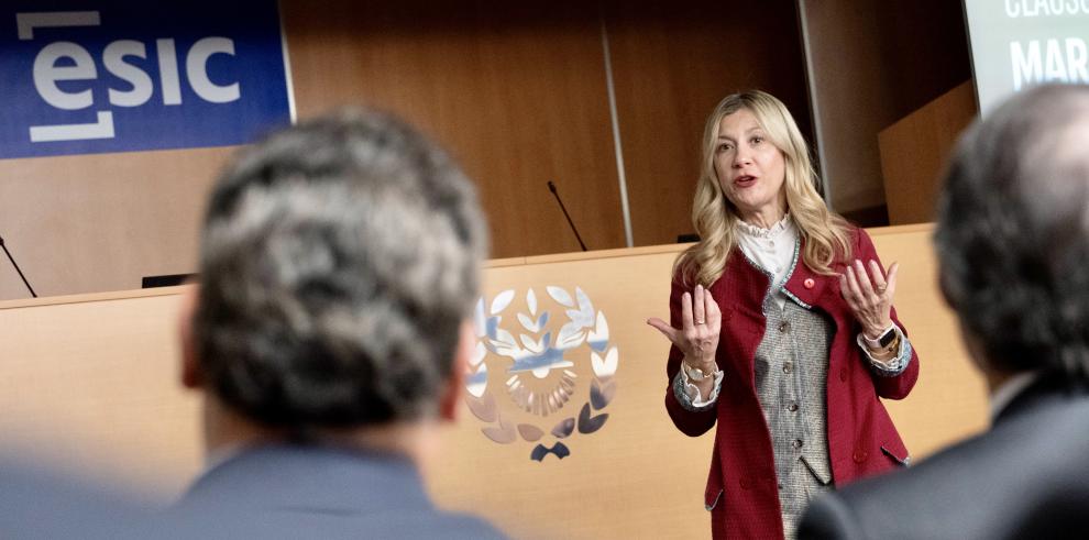 Mar Vaquero clausura la jornada "Perspectivas económicas 2025 para Aragón" en la escuela de negocios Esic.