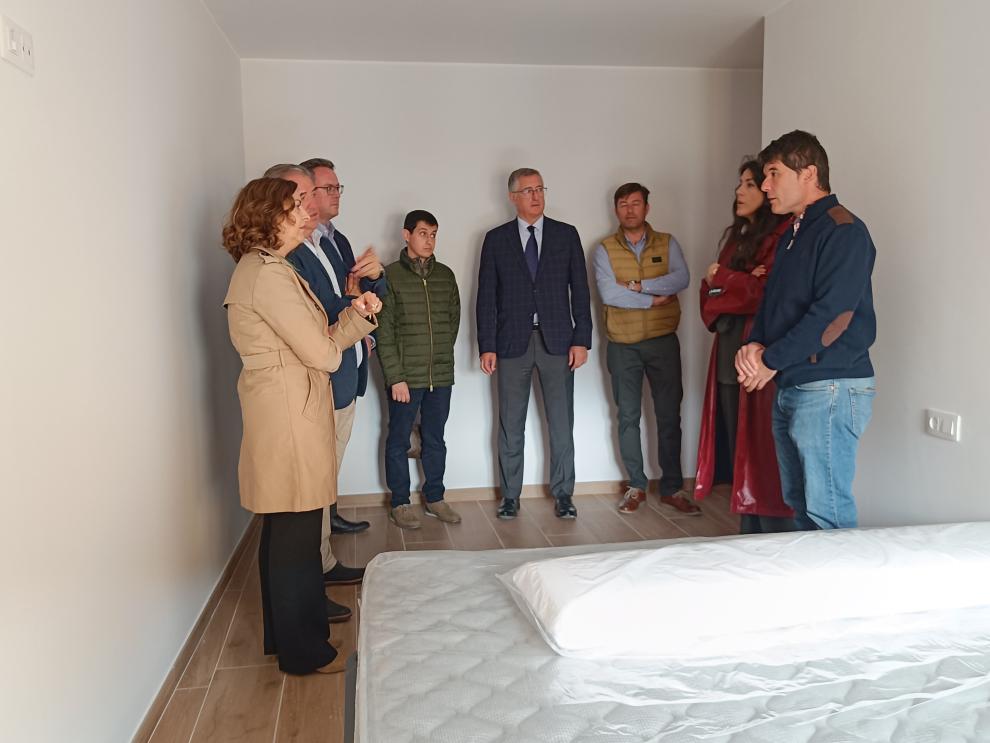 Un momento de la visita a la vivienda