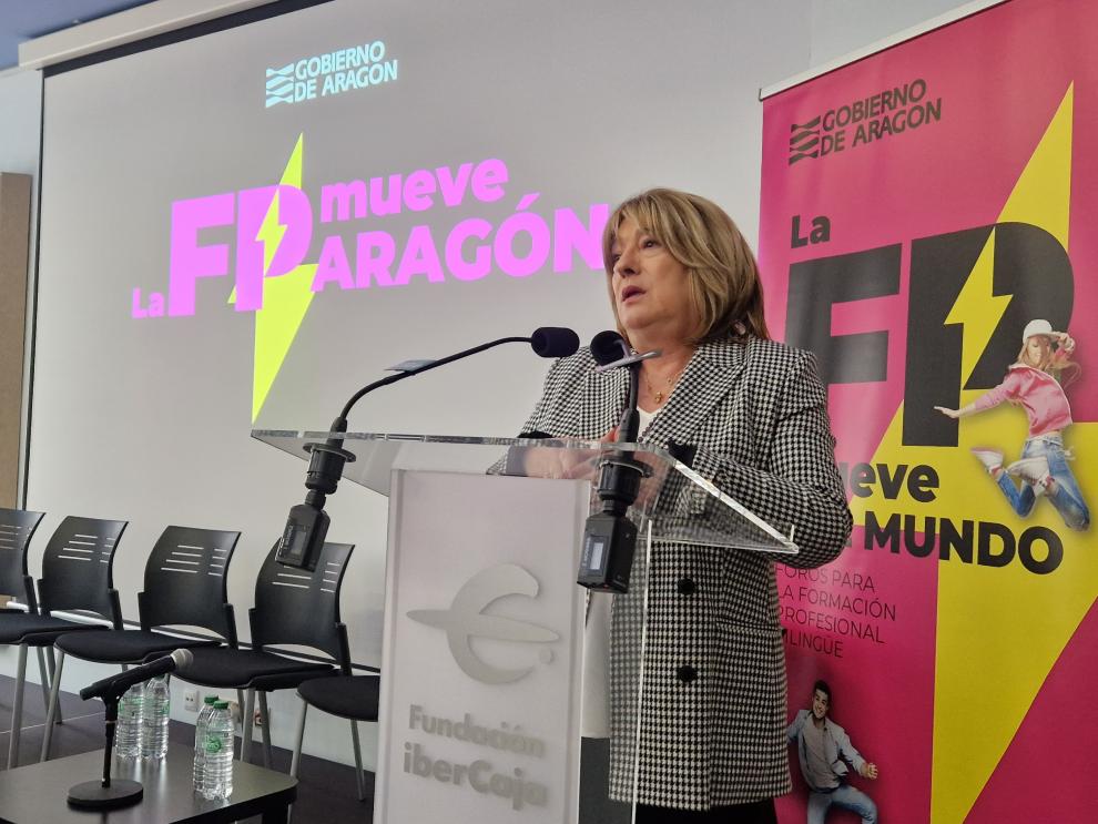 La consejera ha abierto el foro 'La FP mueve Aragón'