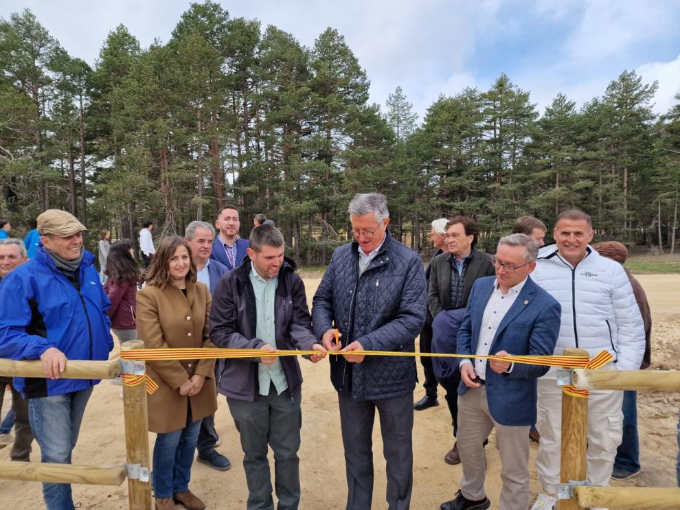 Blasco ha inaugurado las nuevas pistas de atletismo en altura de Griegos.