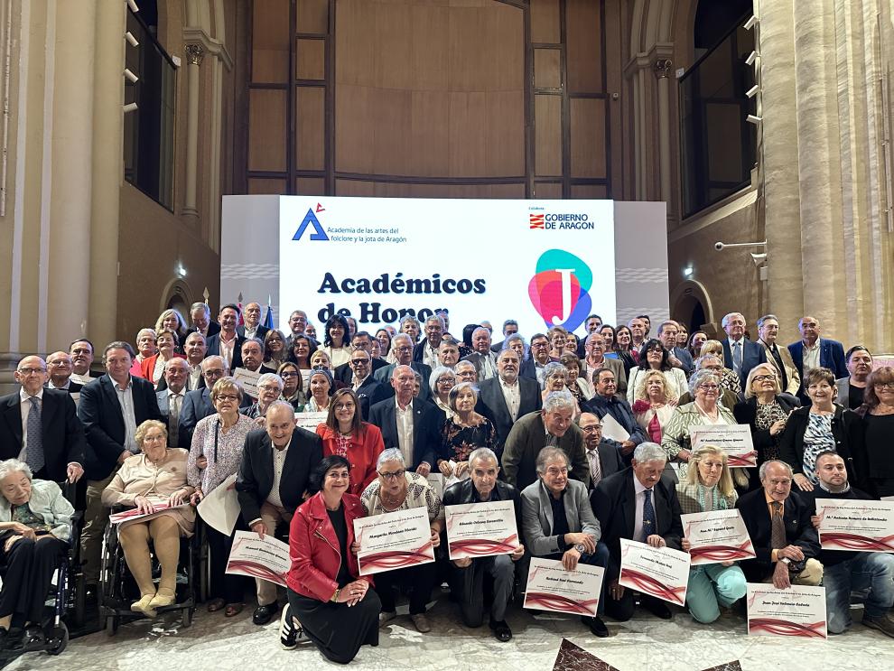 Acto de nombramiento de los académicos de honor de la Academia de la Jota.