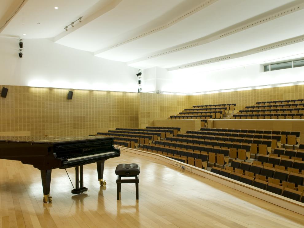 Escenario del Auditorio Eduardo del Pueyo.