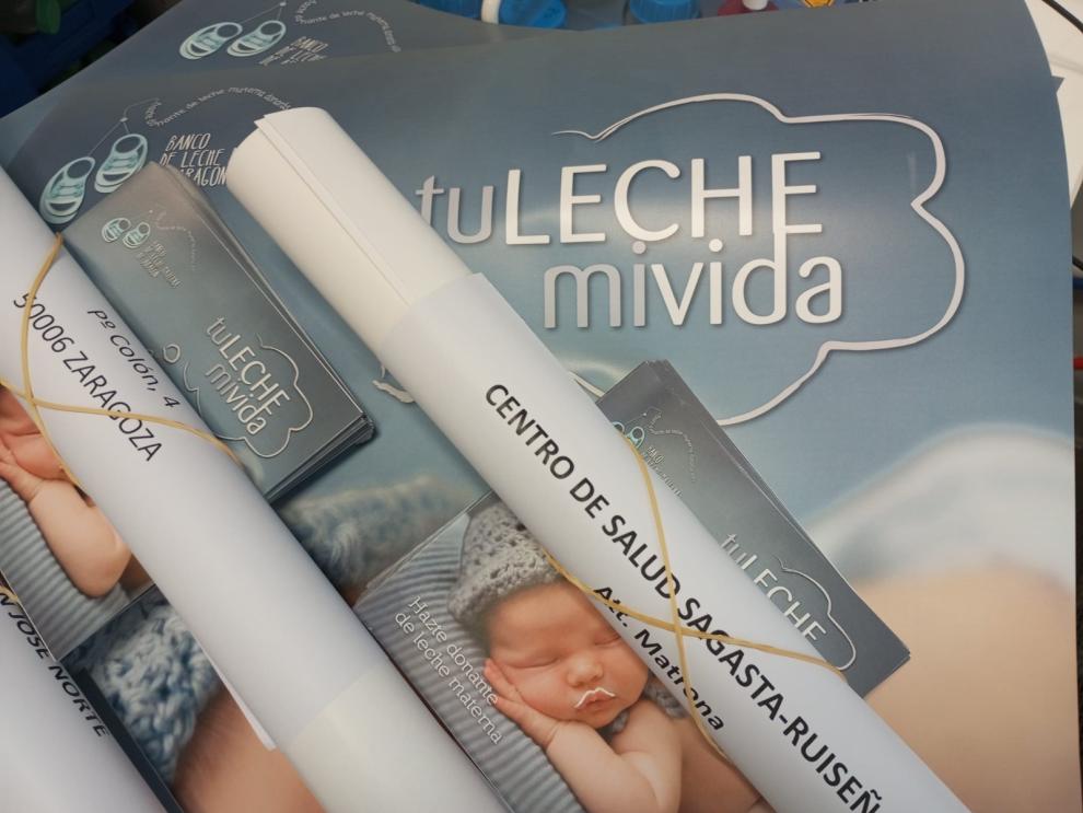 Carteles de la campaña de donación de leche materna