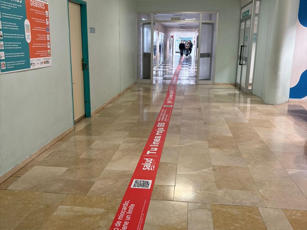 Campaña 'Tu línea roja 55' en el Hospital Universitario Miguel Servet.