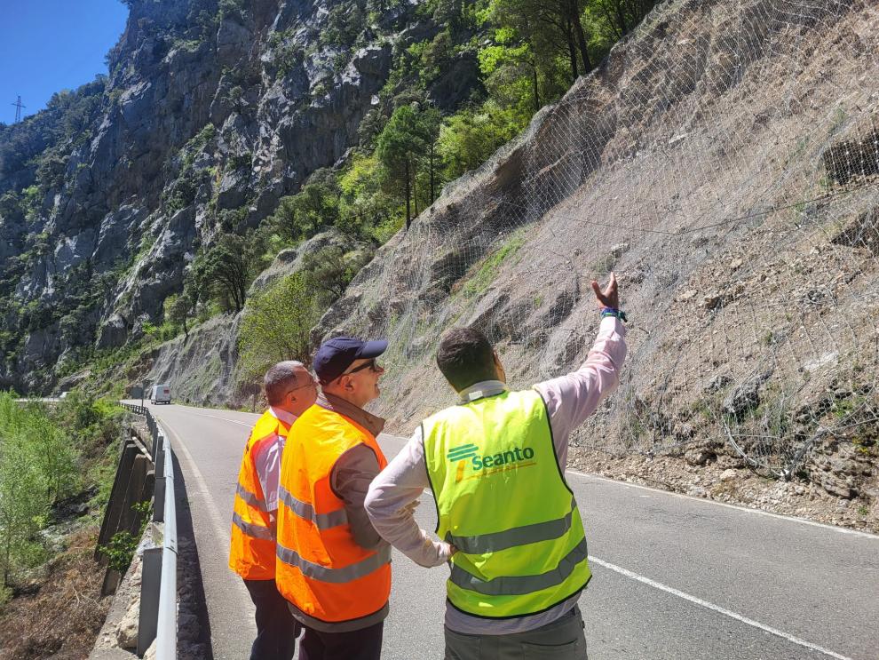 Miguel Ángel Arminio ha comprobado la eficacia de la solución planteada en la ladera junto al túnel de las Devotas.