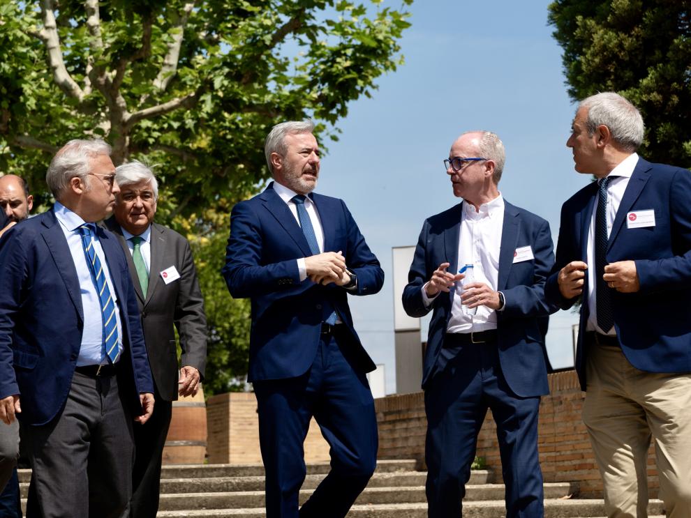 El presidente del Gobierno de Aragón, Jorge Azcón, y el consejero de Agricultura, Ganadería y Alimentación, Javier Rincón, participan en el sexto encuentro de la DO Somontano