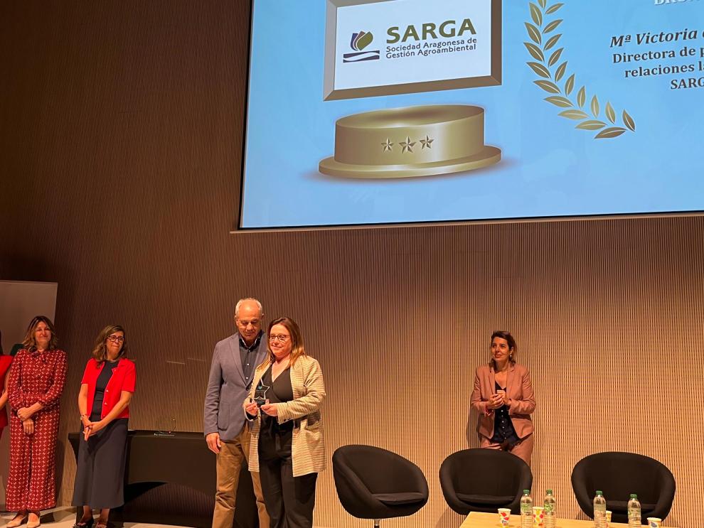 Un momento de la recogida del premio a SARGA por parte de Victoria de Marco.