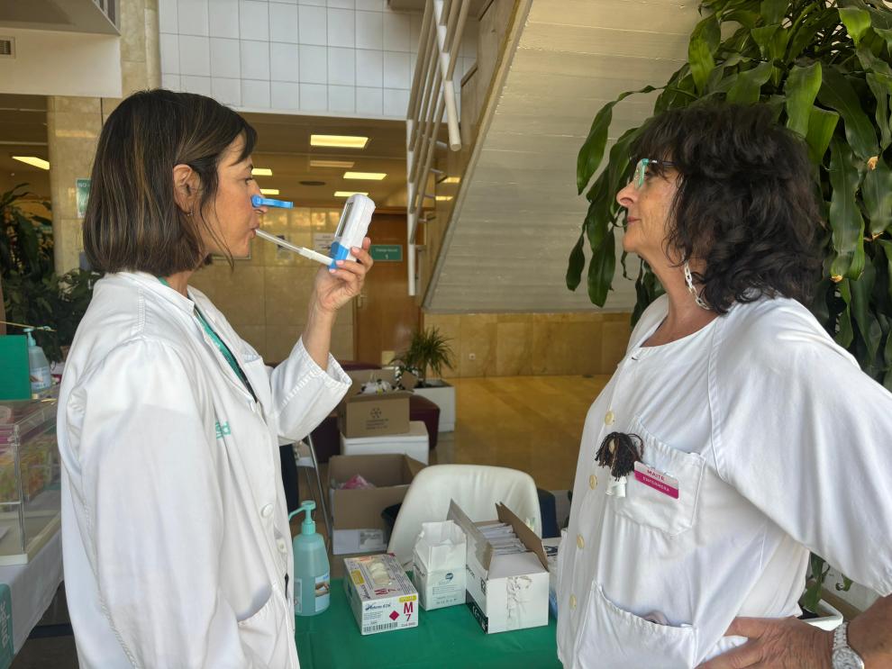 Stand informativo en el Miguel Servet por el Día Mundial sin Tabaco.