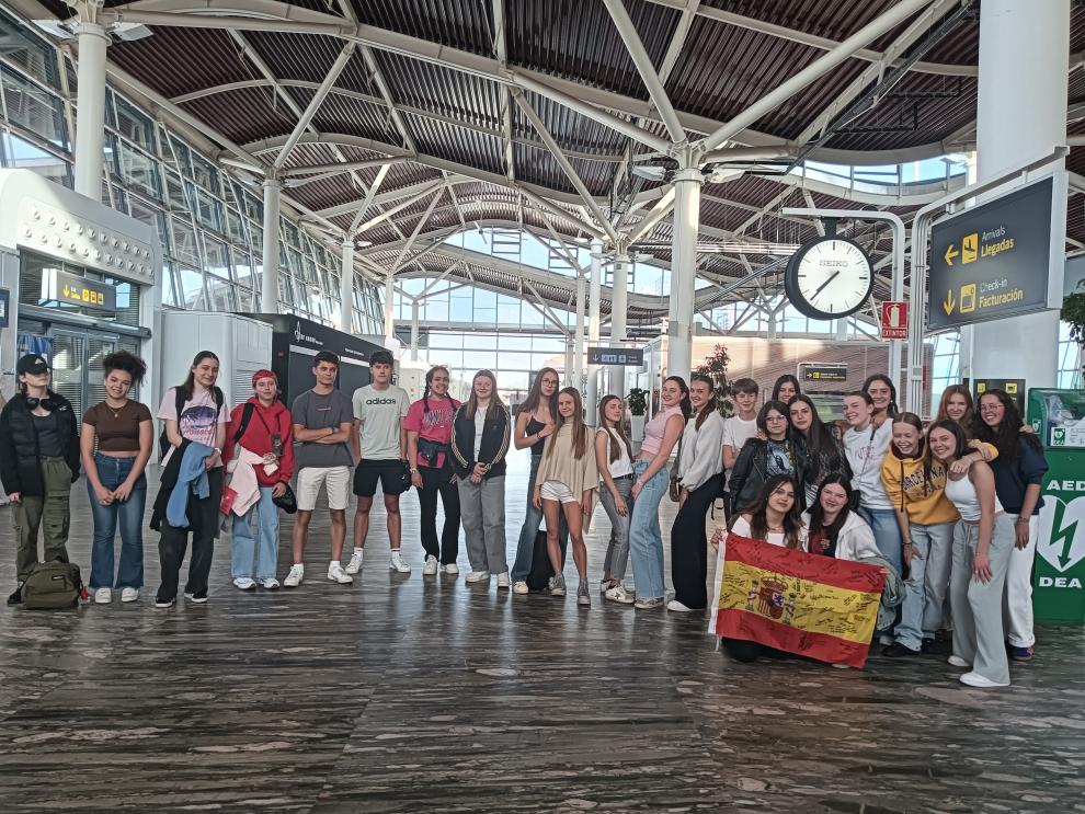 Despedida de uno de los últimos grupos de estudiantes que han participado en el programa este curso.