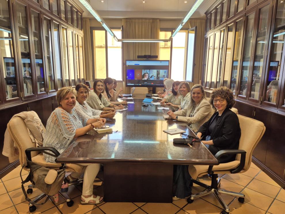 La reunión ha tenido lugar en la Sala de Juntas de la Institución Fernando El Católico de la DPZ