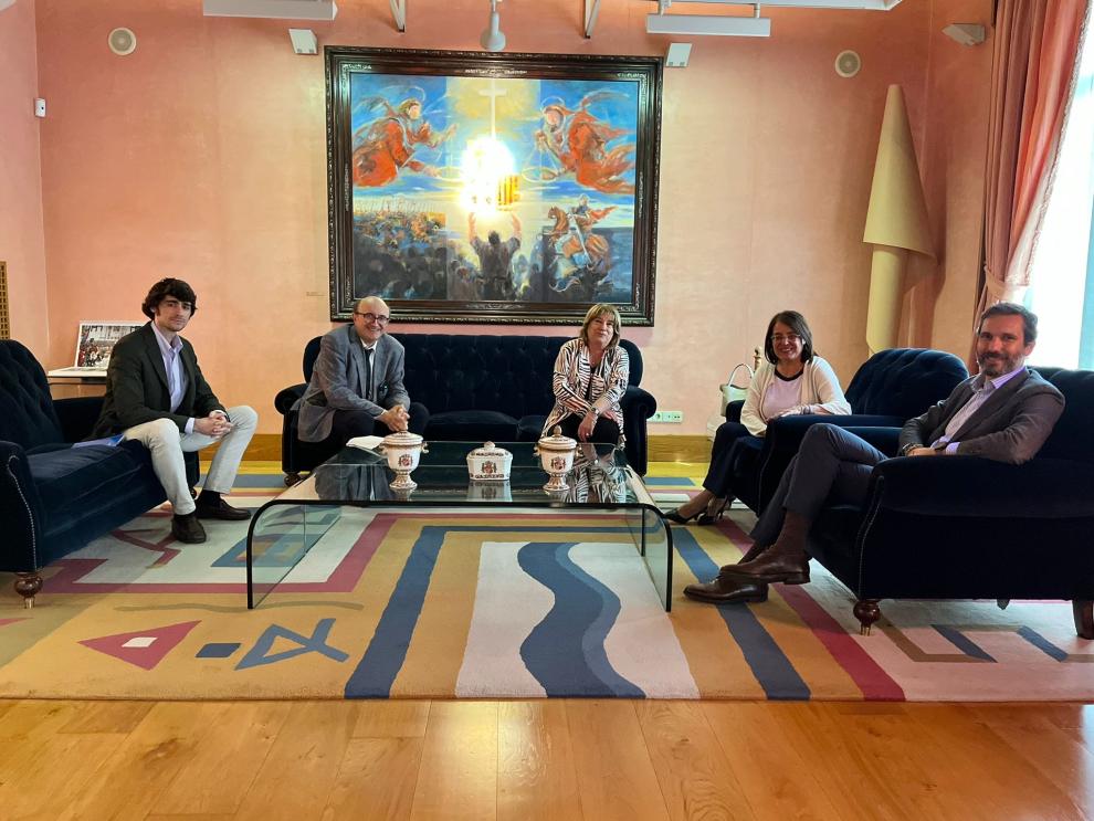 Imagen del artículo La consejera de Educación se reúne con la Justicia de Aragón