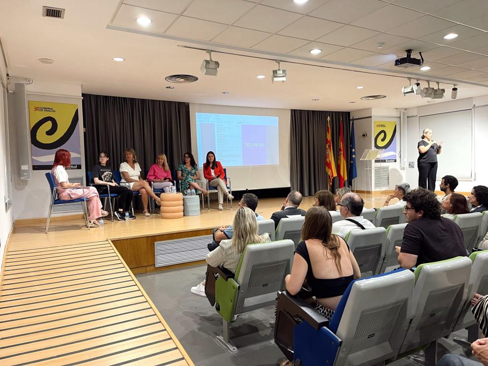 Durante la presentación del proyecto se ha proyectado un documental al que ha seguido un coloquio con las protagonistas
