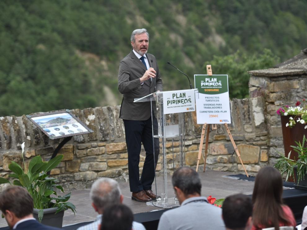 Imagen del artículo Jorge Azcón: El Plan Pirineos destina 29 millones al Sobrarbe para proyectos turísticos, viviendas para trabajadores y el asfaltado de la pista Chía-Plan