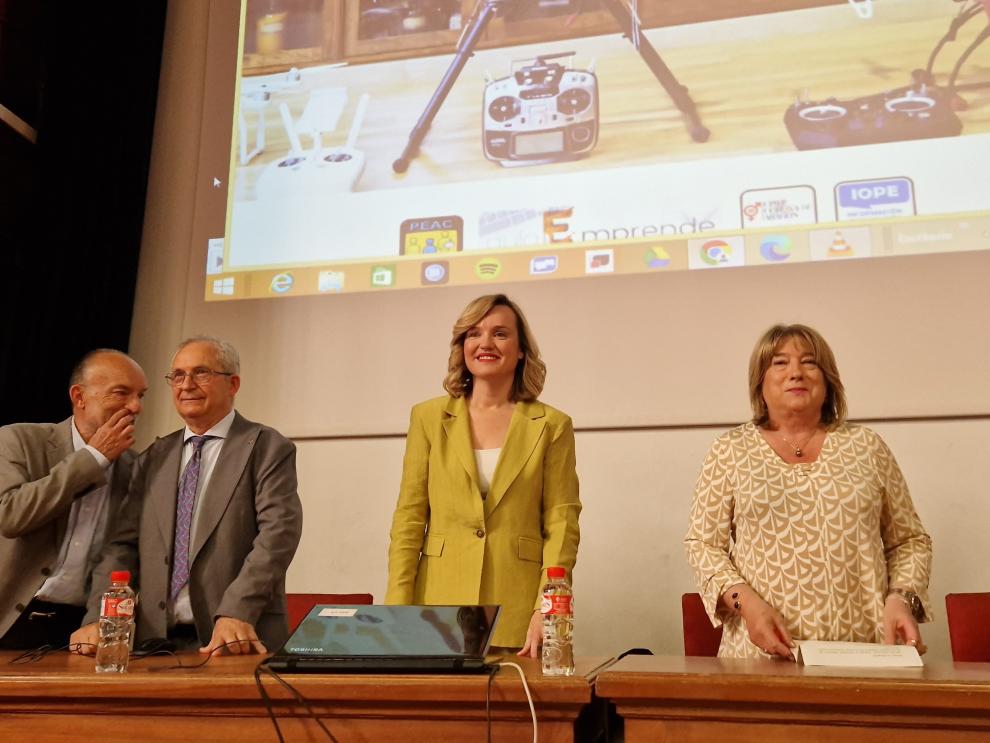 La consejera ha participado en el acto de fin de curso del CPIFP Corona de Aragón.