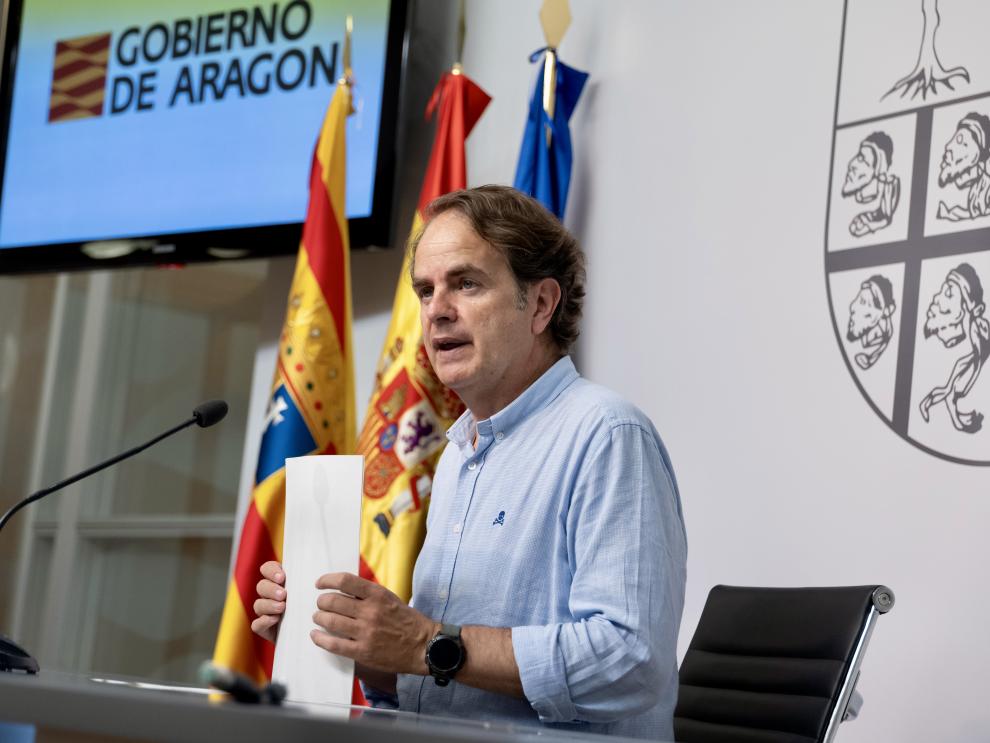 El consejero de Hacienda, Interior y Administración Pública, Roberto Bermúdez de Castro, en su comparecencia de este jueves en el Pignatelli.